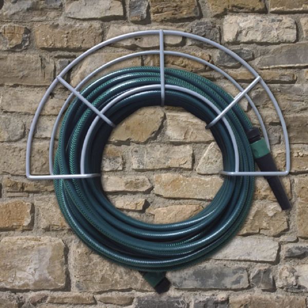 Soporte met&aacute;lico para manguera.
